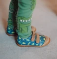 Granatowe-trampki-dzieciece-Titot-Navy-Dino-we-wzor-z-dinozaurami..webp